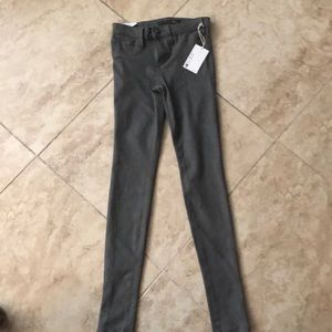 Joe’s size 23 mid rise skinny Jeans